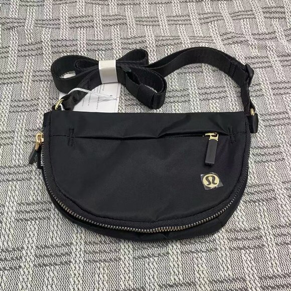 Lululemon All Night Festival Bag 2L - Picture 1 of 6
